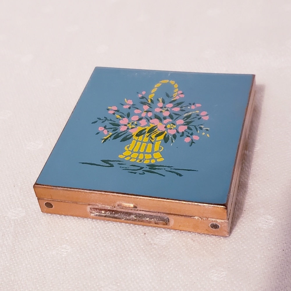 Vintage Enameled Floral Design Powder Compact